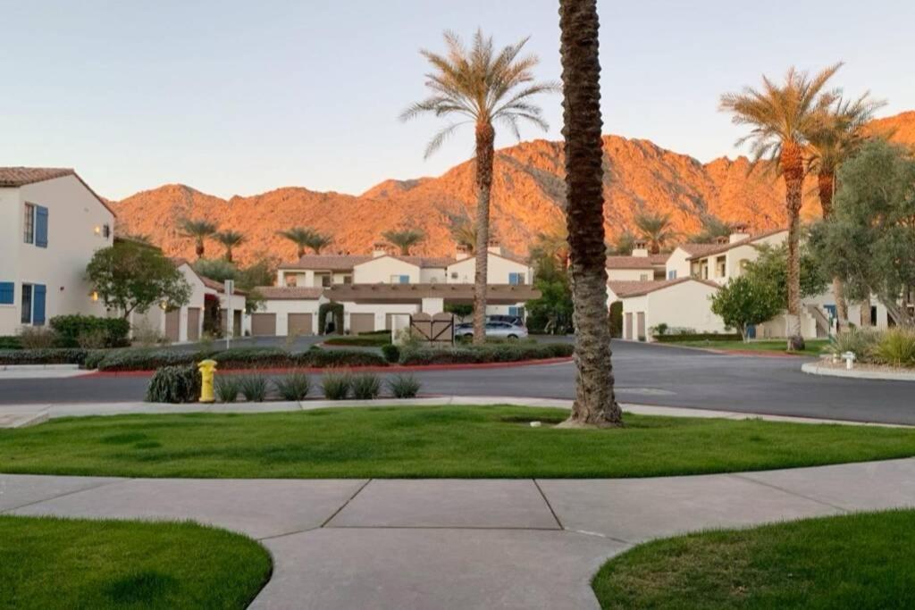 Luxurious Villa With Majestic Mountain View, 12 Pools, Spas, Ground Floor La Quinta Exterior foto